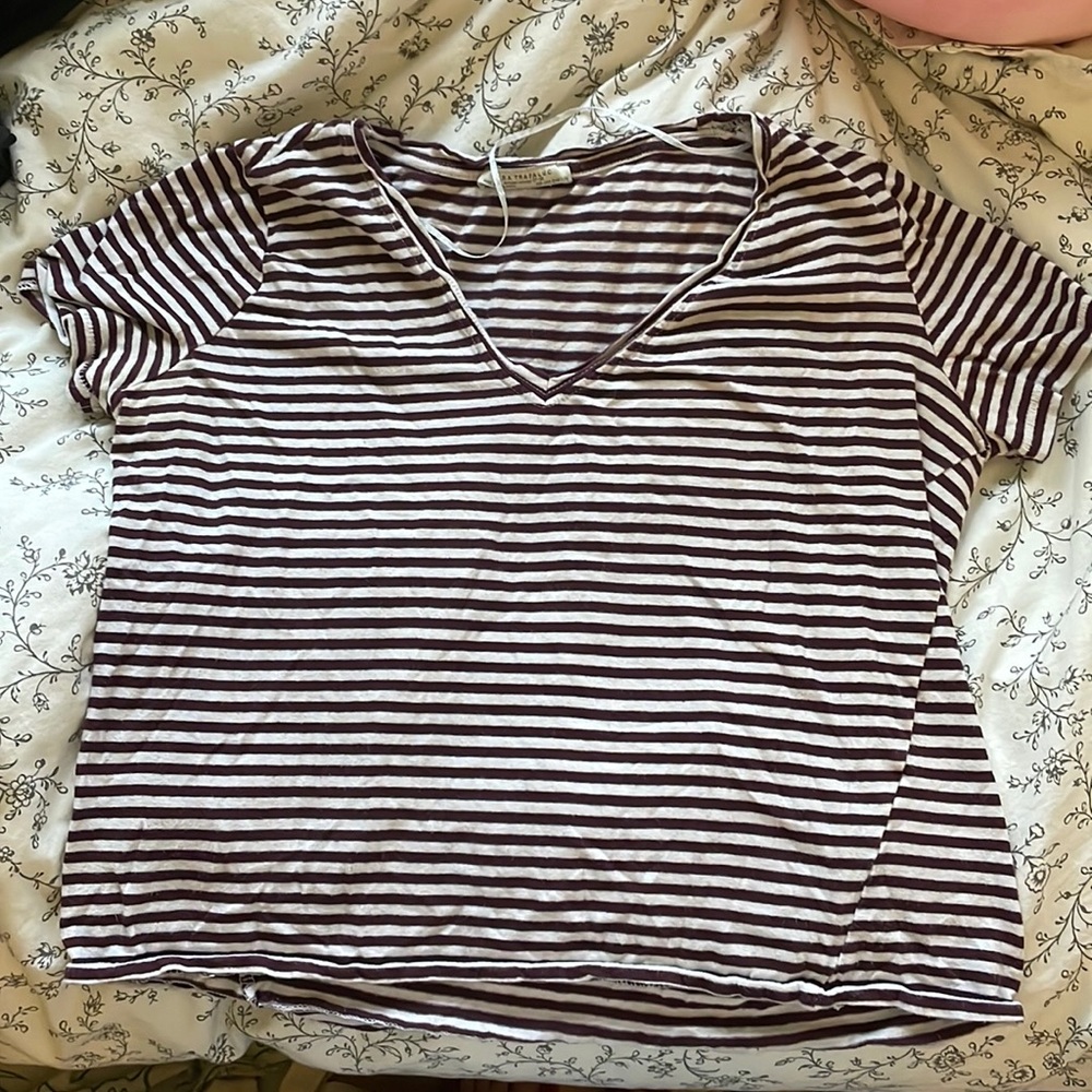 STRIPED V NECK CROP TOP